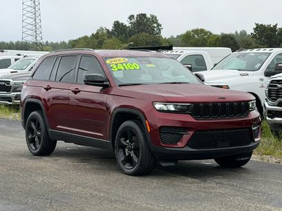 Used 2023 Jeep Grand Cherokee Altitude