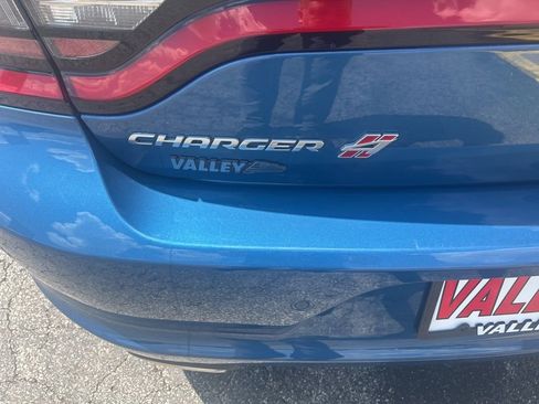 Used 2022 Dodge Charger SXT w/ Driver Convenience Group AWD/4WD image 5