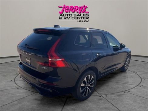 Used 2025 Volvo XC60 B5 Plus image 5