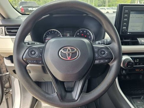 Used 2021 Toyota RAV4 XLE FWD image 19