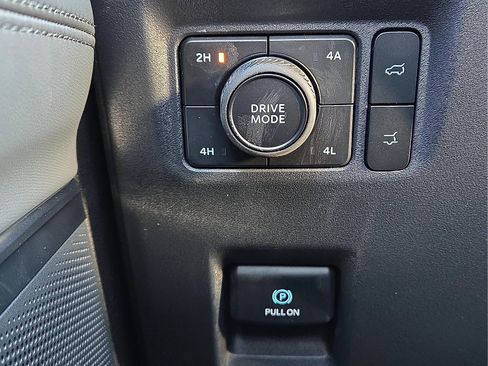 New 2026 Ford Expedition Active image 20