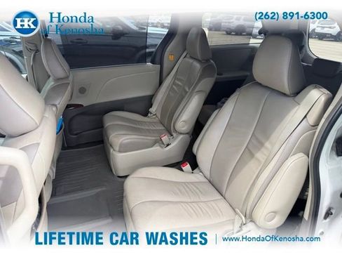 Used 2013 Toyota Sienna Limited w/ Premium Pkg FWD image 3
