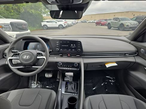 New 2026 Hyundai Elantra Sport FWD image 32