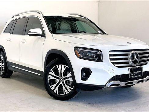 Used 2026 Mercedes-Benz GLB 250 image 1