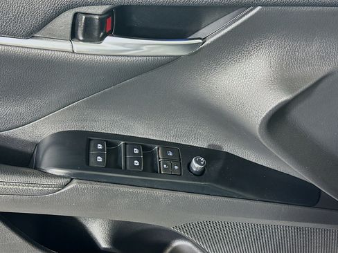 Used 2020 Toyota Camry XSE FWD image 14