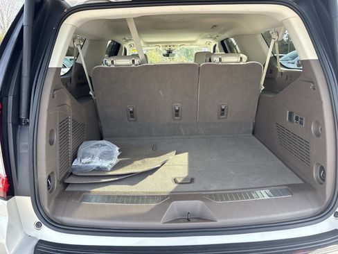 Used 2021 GMC Yukon XL Denali w/ Denali Premium Package image 32