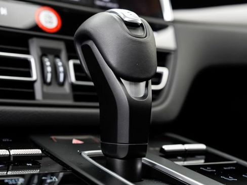 Certified 2026 Porsche Macan AWD/4WD image 20