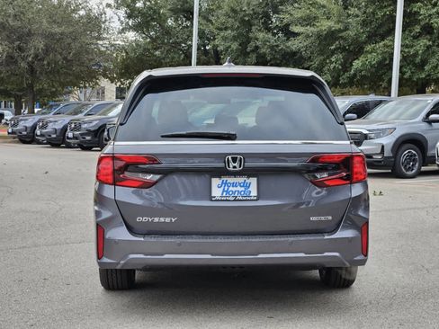 New 2026 Honda Odyssey Touring image 5