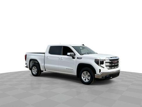 Used 2025 GMC Sierra 1500 SLE image 2