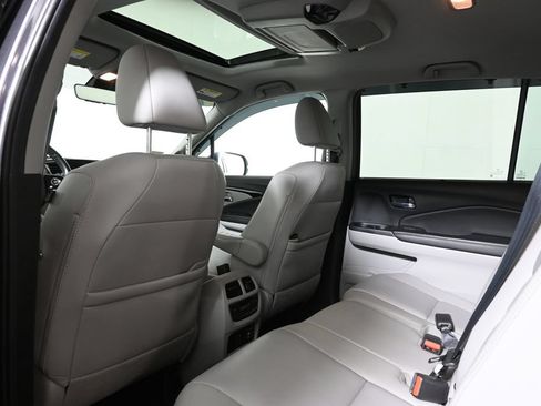 Used 2022 Honda Pilot Touring image 31