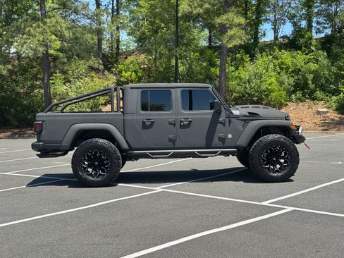 Used 2022 Jeep Gladiator Sport AWD/4WD image 15