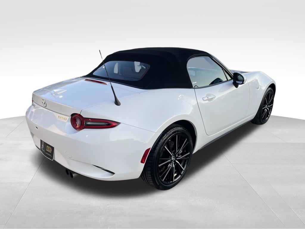 Used 2024 MAZDA MX-5 Miata Grand Touring RWD image 5