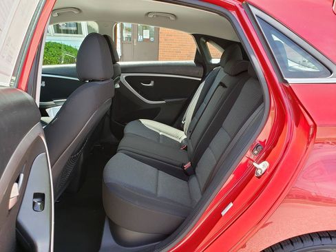 Used 2016 Hyundai Elantra GT FWD image 10