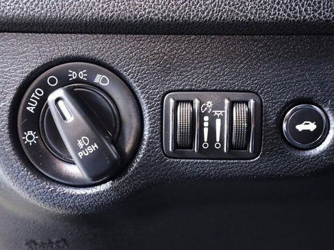 Used 2018 Dodge Charger SXT Plus w/ Blacktop Package image 10