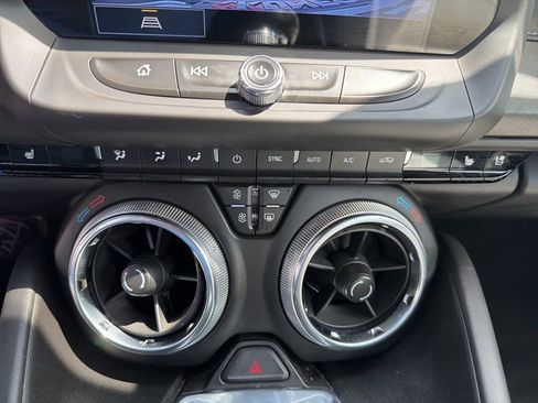 Used 2021 Chevrolet Camaro LT w/ Technology Package RWD image 24