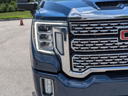 Used 2023 GMC Sierra 3500 Denali w/ Denali Ultimate Package AWD/4WD image 10