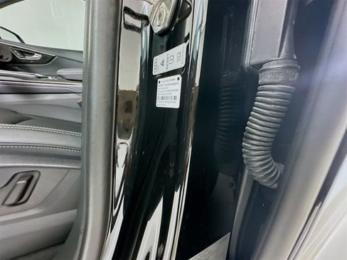 Used 2025 Audi Q8 Premium Plus image 35