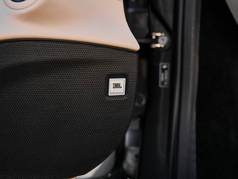 Used 2022 Ferrari F8 Tributo image 46