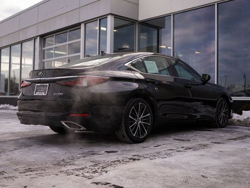 Used 2024 Lexus ES 350 w/ Premium Package image 6