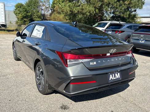 New 2025 Hyundai Elantra Sport image 3