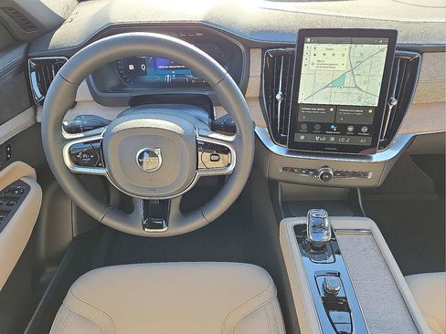 Used 2026 Volvo XC90 B6 Plus w/ Protection Package Premier image 16