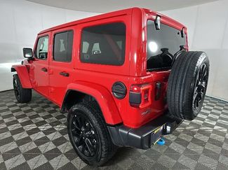 Used 2024 Jeep Wrangler Unlimited Sahara AWD/4WD video 4