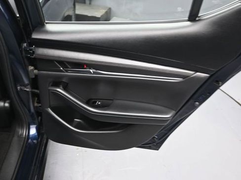 Used 2019 MAZDA MAZDA3 AWD Hatchback w/ Preferred Pkg image 17