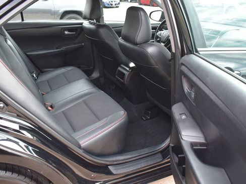 Used 2016 Toyota Camry SE FWD image 18