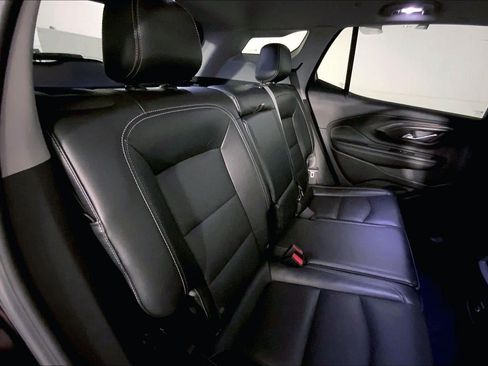 Used 2024 GMC Terrain SLT AWD/4WD image 24