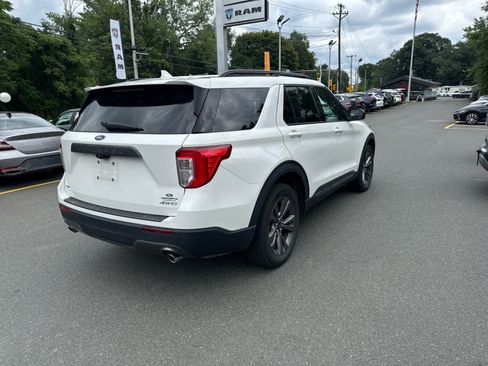 Used 2023 Ford Explorer XLT w/ Equipment Group 202A AWD/4WD image 5