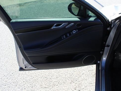 Used 2025 Genesis G80 2.5T image 13