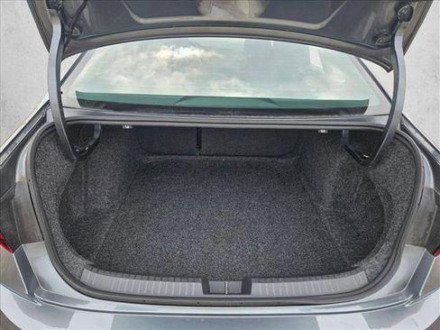Used 2024 Volkswagen Jetta SE FWD image 6