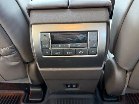 Used 2021 Lexus GX 460 Premium w/ Accessory Package AWD/4WD image 19