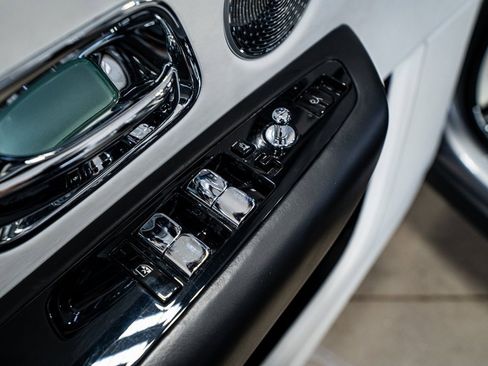 Used 2019 Rolls-Royce Cullinan image 35