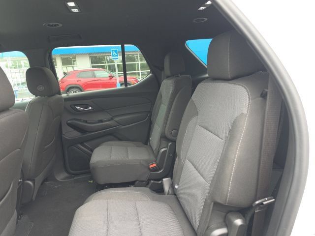 Used 2023 Chevrolet Traverse LT FWD image 5