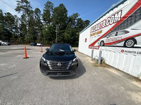 Used 2024 Nissan Rogue S FWD image 3