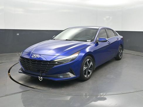 Used 2023 Hyundai Elantra Limited FWD image 2