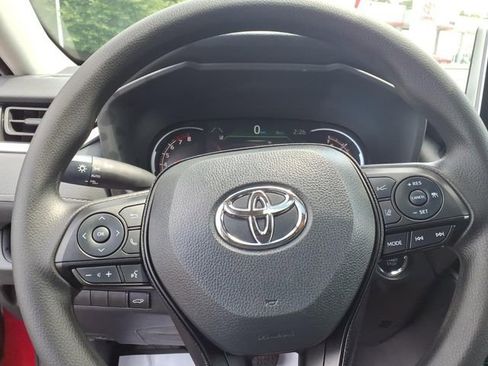 Used 2024 Toyota RAV4 XLE w/ Convenience Package FWD image 20
