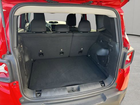 Used 2023 Jeep Renegade Trailhawk AWD/4WD image 13