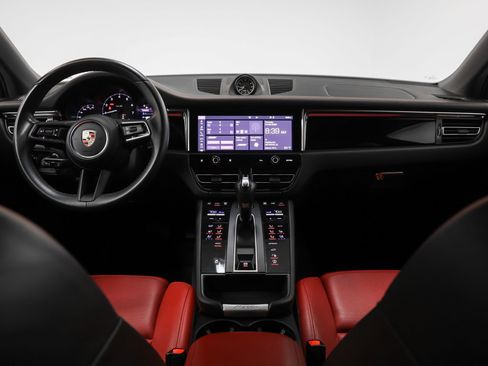 Certified 2023 Porsche Macan AWD/4WD image 27