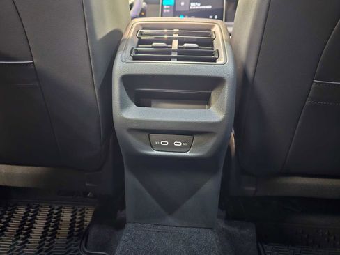 New 2026 Volkswagen Tiguan SE R-Line image 18