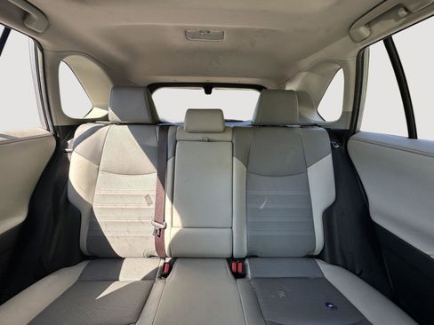 Used 2020 Toyota RAV4 Limited image 13