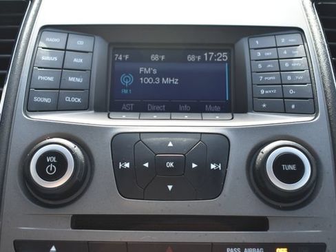 Used 2017 Ford Taurus SEL FWD image 25