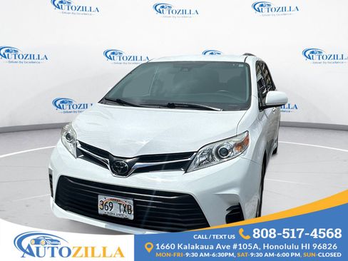 Used 2020 Toyota Sienna LE FWD image 1