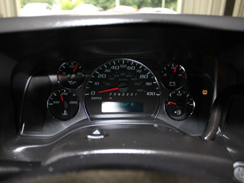 Used 2009 Chevrolet Express 1500 RWD image 11