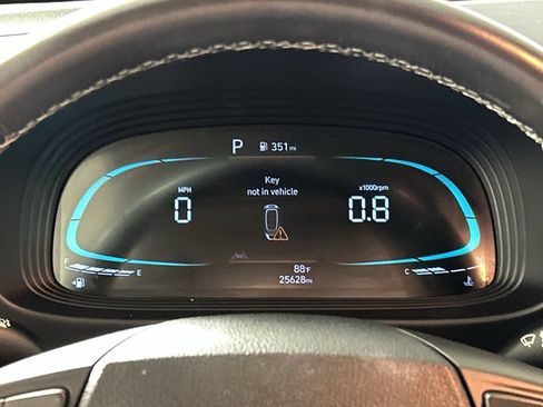 Used 2025 Hyundai Venue SEL FWD image 16