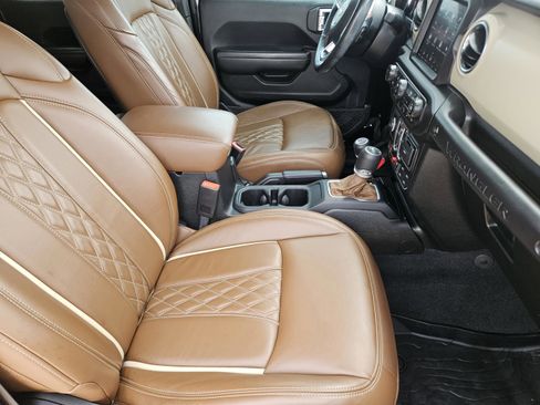 Used 2020 Jeep Wrangler Unlimited Rubicon AWD/4WD image 6