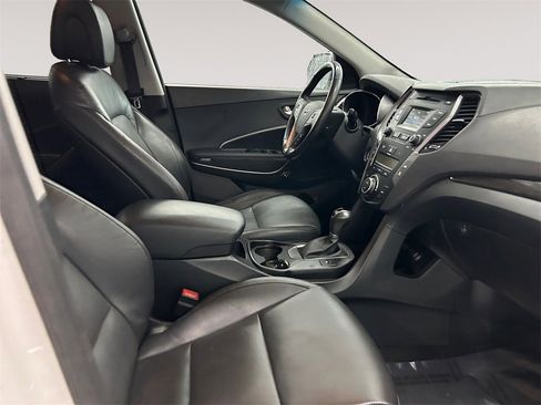 Used 2016 Hyundai Santa Fe SE w/ Option Group 02 image 15