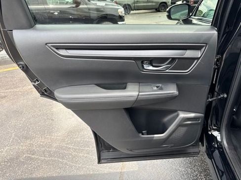 Used 2025 Honda CR-V EX image 18