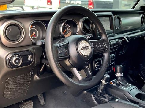 Used 2023 Jeep Wrangler Sport image 30